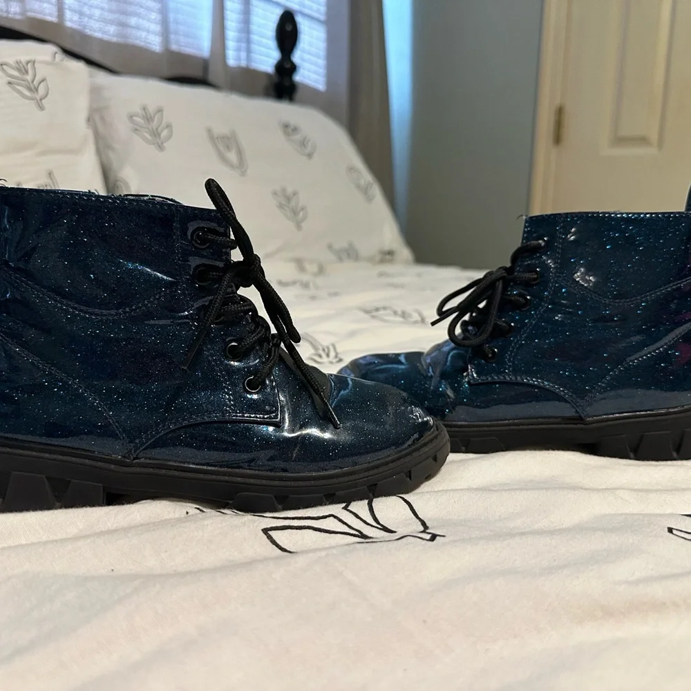 Girls’ Glitter Patent Combat Boots — Navy/Black